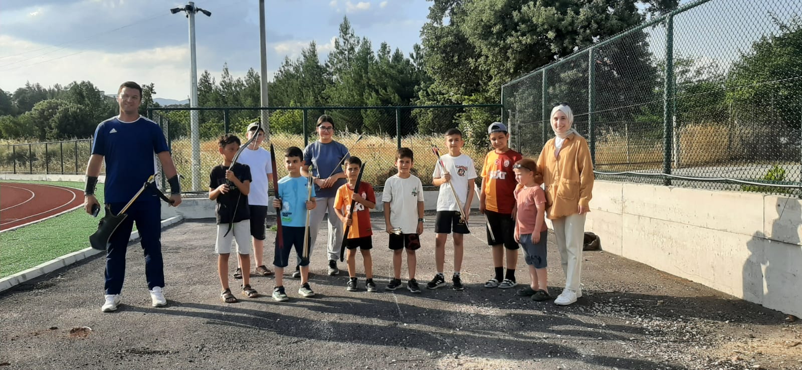 GEDİZ’DE OKÇULUK KURSUNA KAYITLAR DEVAM EDİYOR