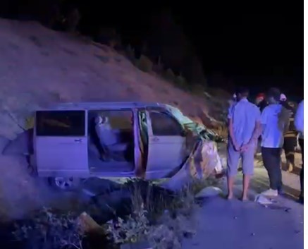 GEDİZ’DE FECİ KAZA, 1 ÖLÜ 2 YARALI