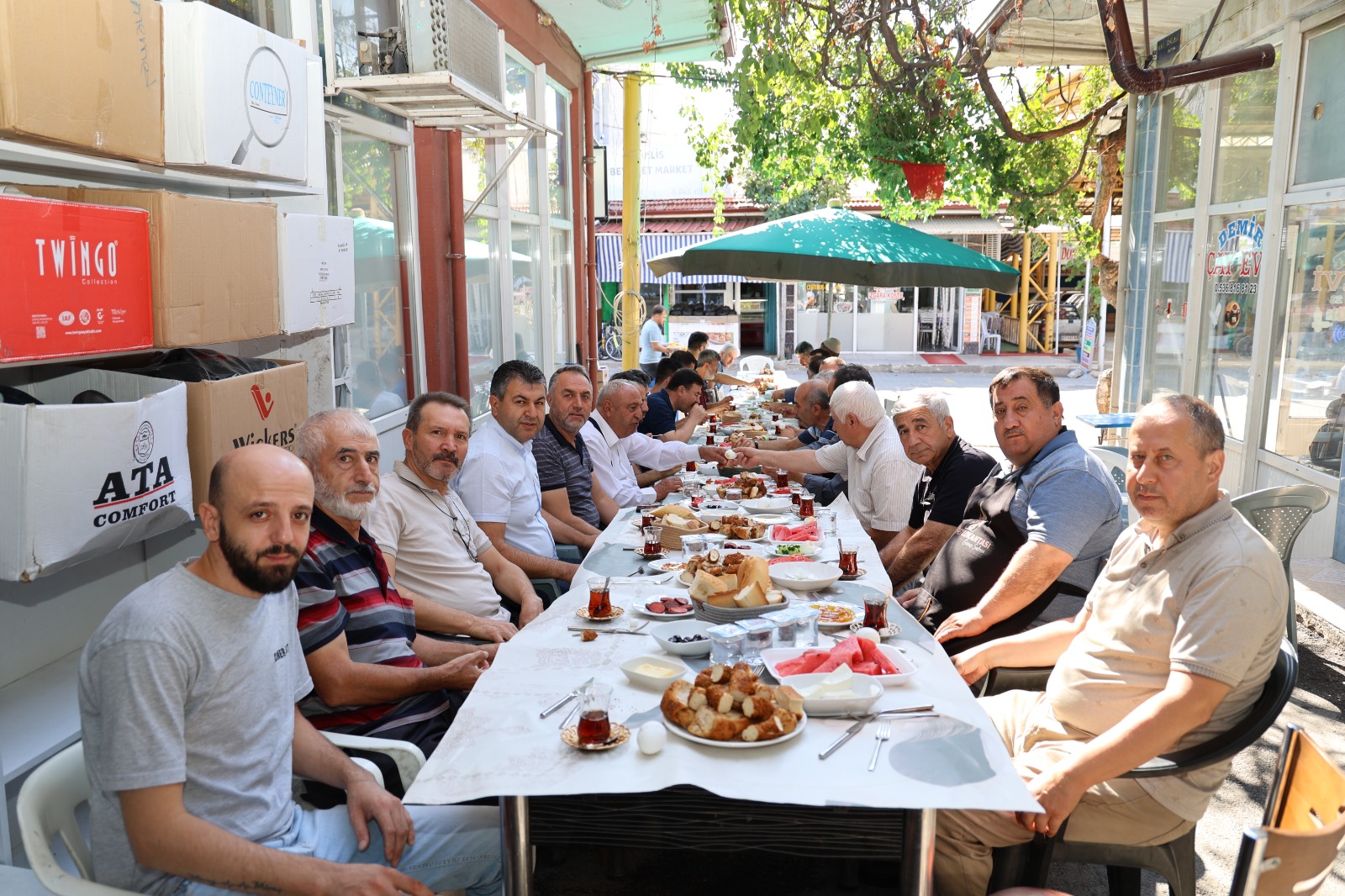 Başkan Akel, Esnafların Kahvaltısına Katıldı