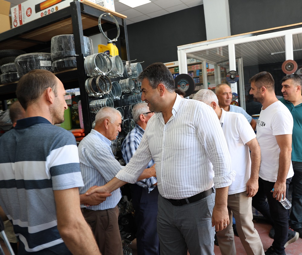 BAŞKAN AKEL, SANAYİ ESNAFI İLÇENİN GELİŞİMİNE KATKI SAĞLIYOR