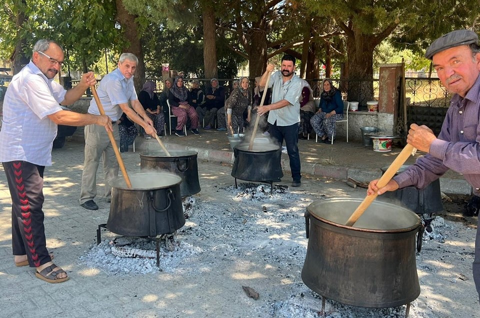 ESKiGEDiZ MUHARREM AYINDA AŞURESİNİ YAPTI