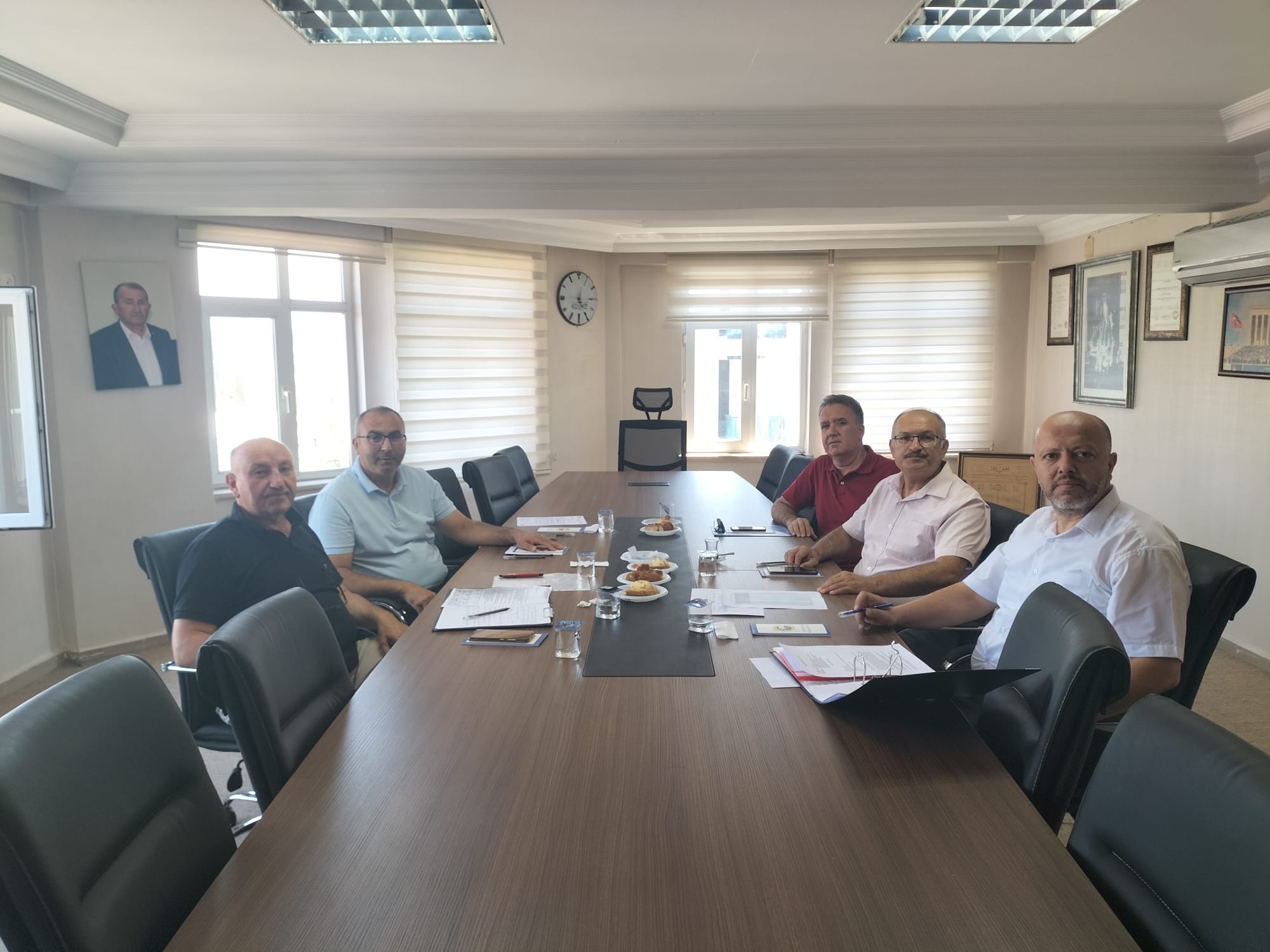 GEDİZ’DE TOBB DESTEKLİ PROJE OKULU TOPLANTISI TİCARET VE SANAYİ ODASINDA YAPILDI