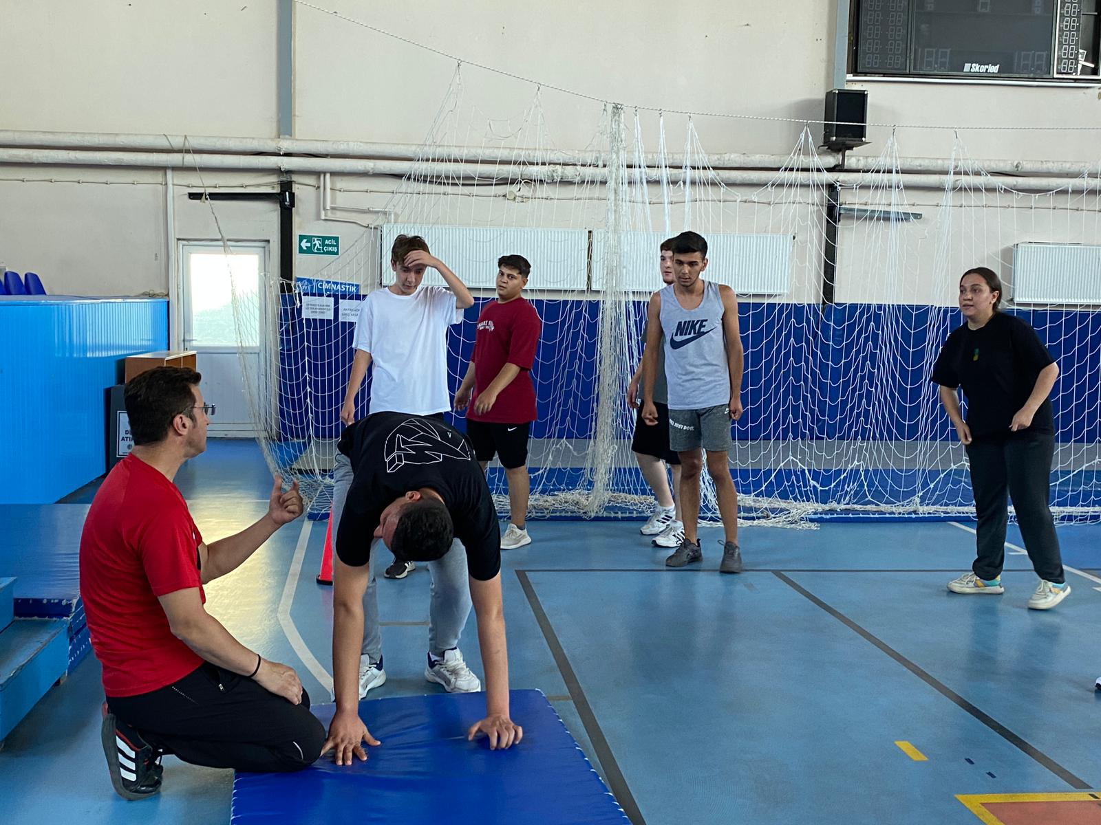 GEDİZ’DE POMEM ADAYLARINA YÖNELİK “SPORUMU YAPIYORUM, MESLEK EDİNİYORUM” PROJESİ BAŞLADI