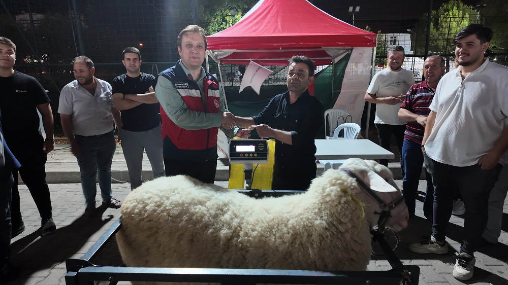 HAYVAN AĞIRLIK TAHMİN YARIŞMASINDA  ÖDÜLLER SAHİBİNİ BULDU