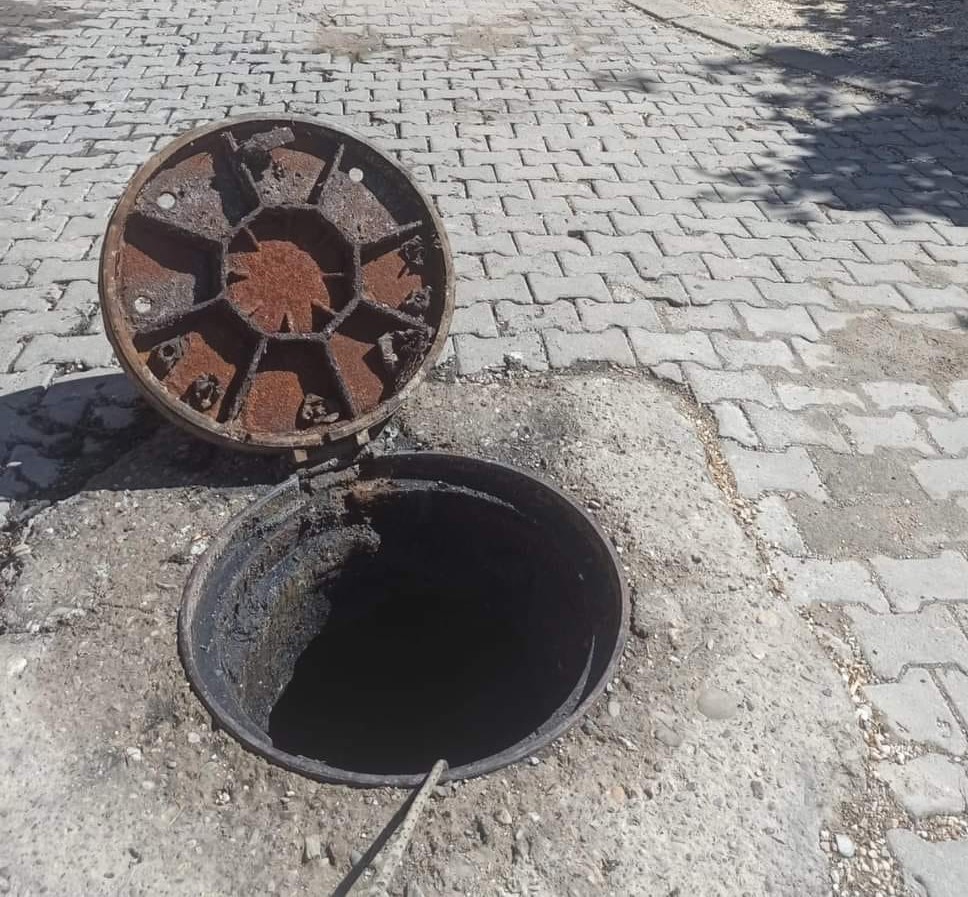 GEDİZ’DE KANALİZASYON HATLARINA TEMİZLİK VE BAKIM ÇALIŞMASI