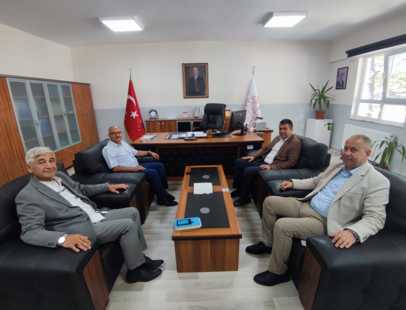 BAŞKAN AKEL’DEN, MİLLİ EĞİTİM MÜDÜRÜ BAHADUR’A ZİYARET