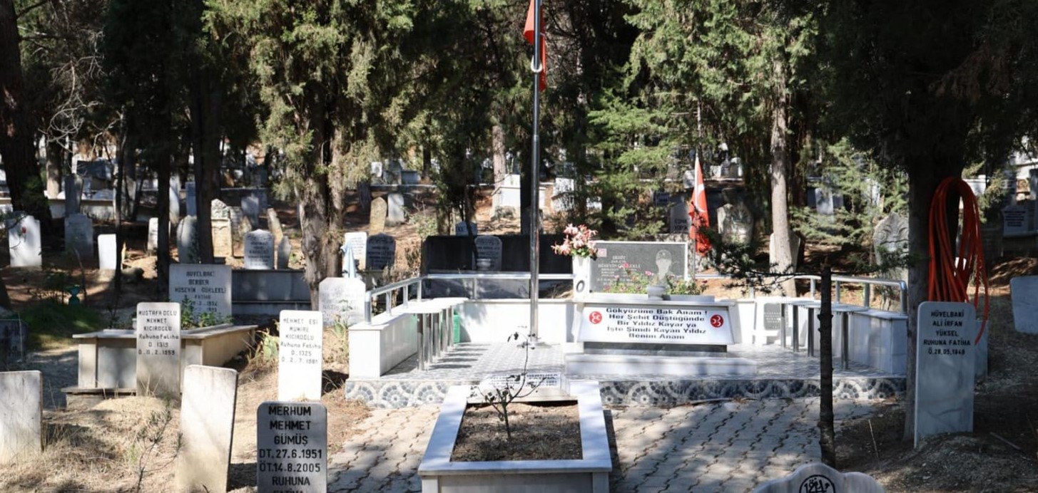 ŞEHİR MEZARLIĞINDA GENEL BAKIM ÇALIŞMALARI YAPILDI