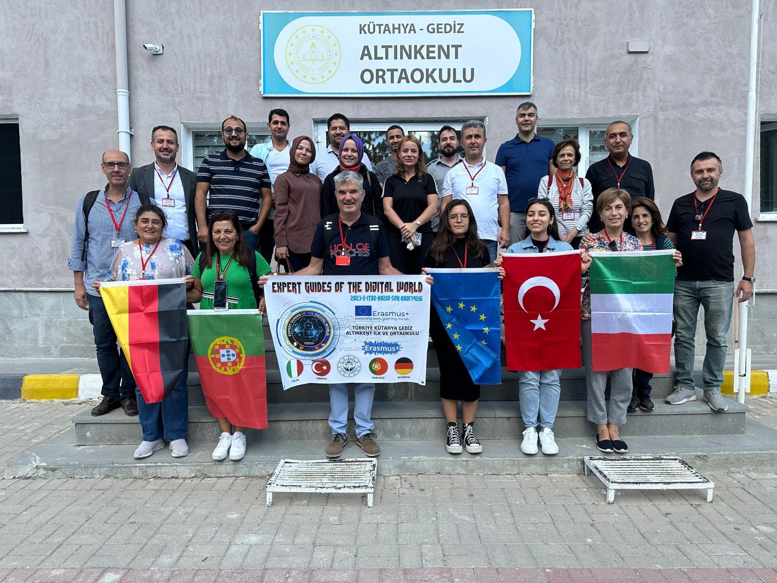 ALTINKENT ORTAOKULUNDA “DİJİTAL GÜVENLİK” EĞİTİMLERİ BAŞLADI