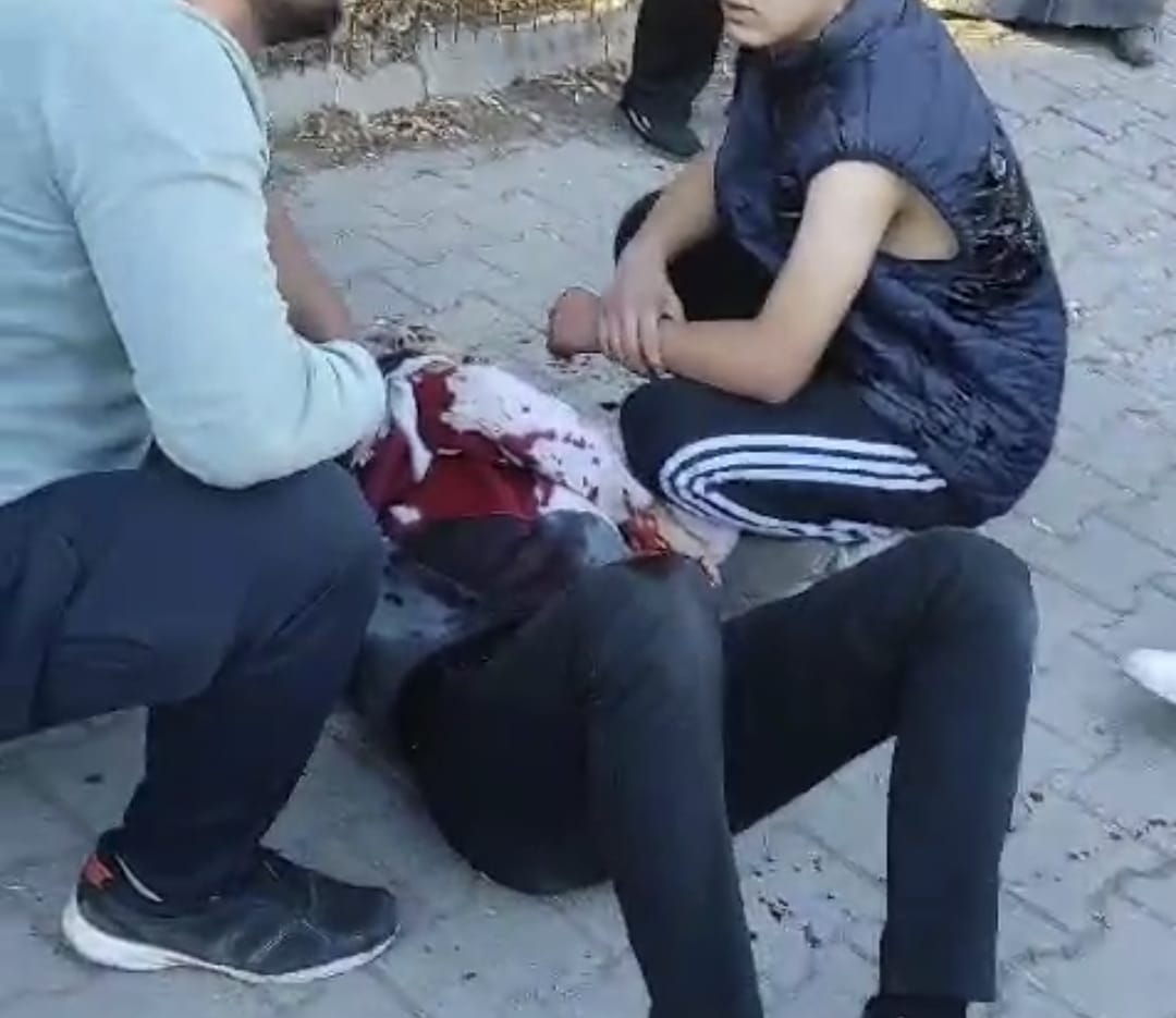 GEDİZ’DE BIÇAKLI KAVGA, BİR KİŞİ YARALANDI