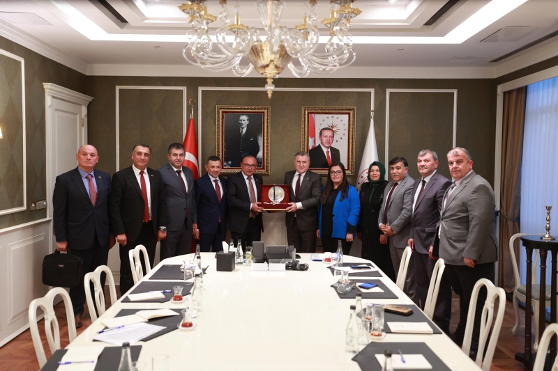 GEDİZ BELEDİYE BAŞKANI NECDET AKEL’DEN GENÇLİK VE SPOR BAKANI’NA ZİYARET