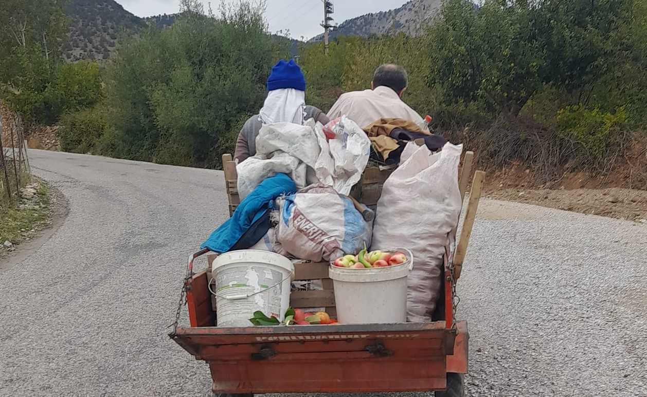 Gediz’de Üreticilerden Fiyat İsyanı: Çözüm Kooperatif ve Fabrika Kurulması