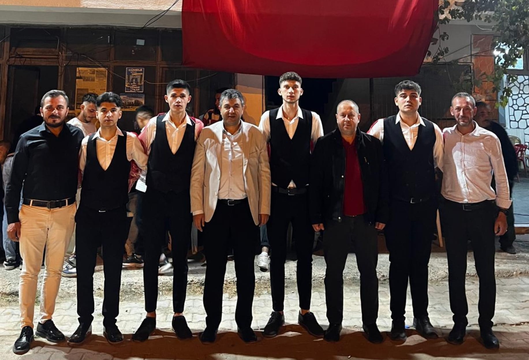 BAŞKAN NECDET AKEL’DEN ASKERE GİDECEK GENÇLERE MORAL DESTEĞİ