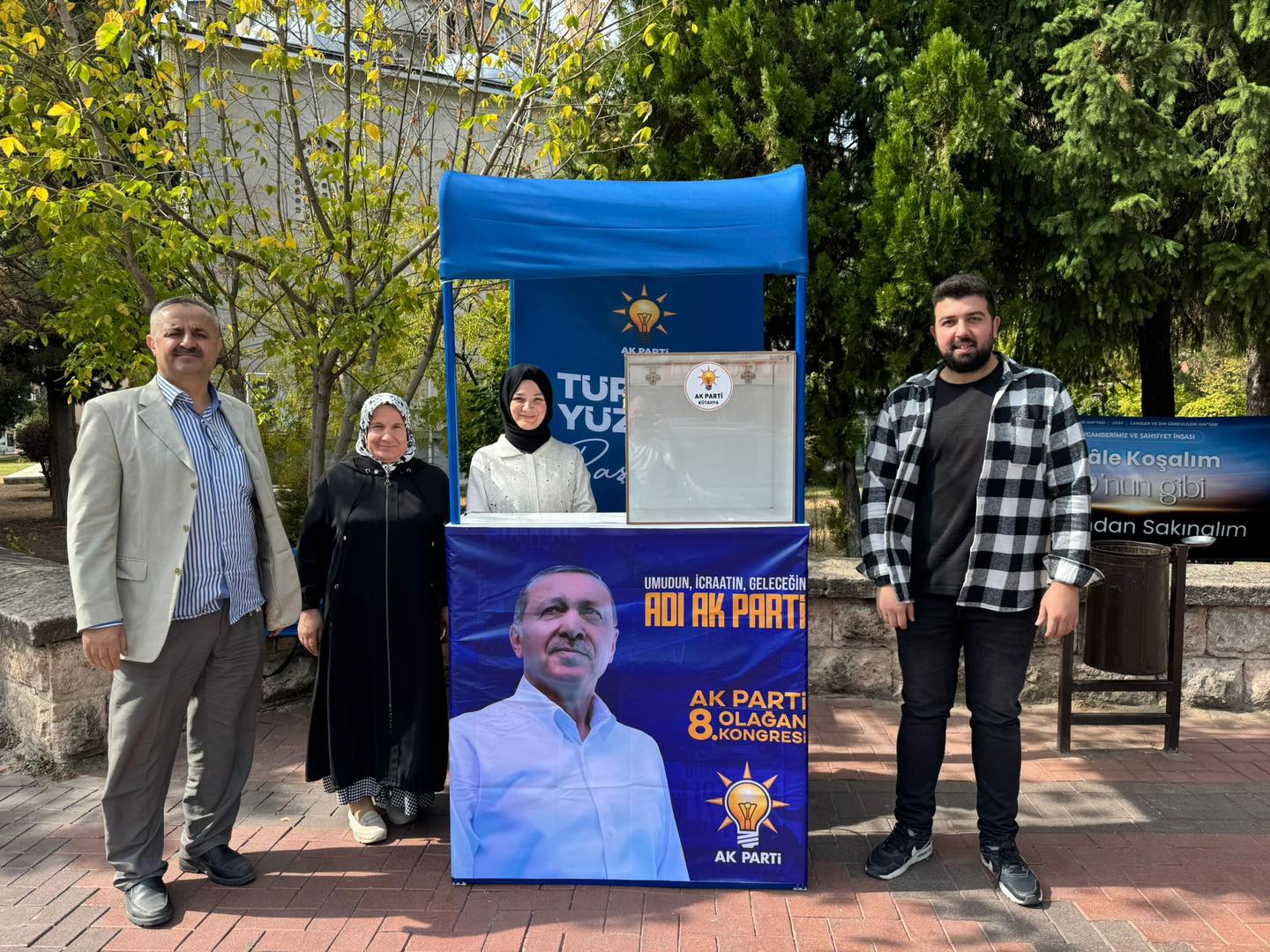 AK PARTİ İLÇE BAŞKANLIĞINDAN TALEP VE ÖNERİLER İÇİN STANT