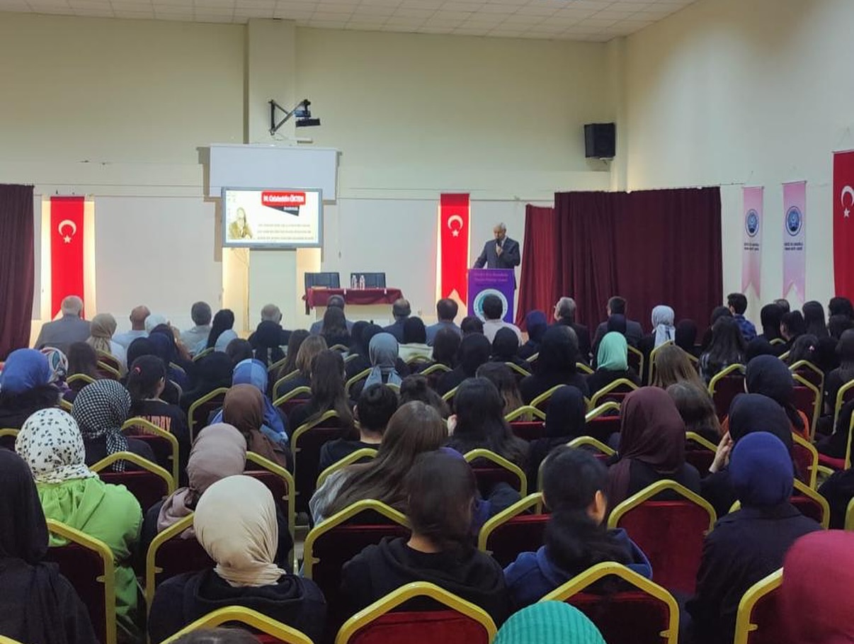 İlim Yayma Cemiyeti ve İmam Hatip Okullarının 73. Yıl Dönümü Kutlandı