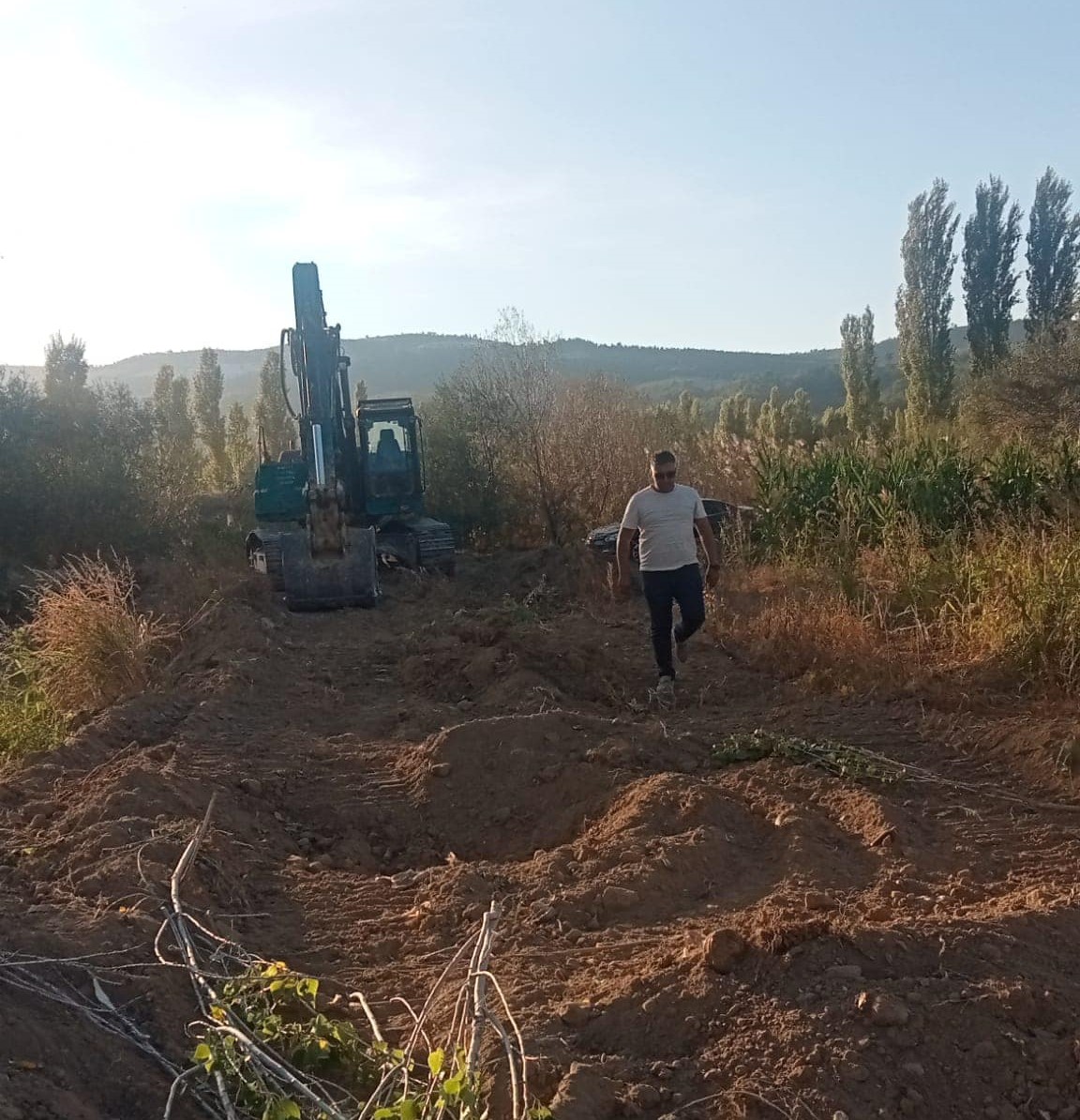 YENİKENT’TE KISIK DERESİ ISLAH ÇALIŞMALARI BAŞLADI