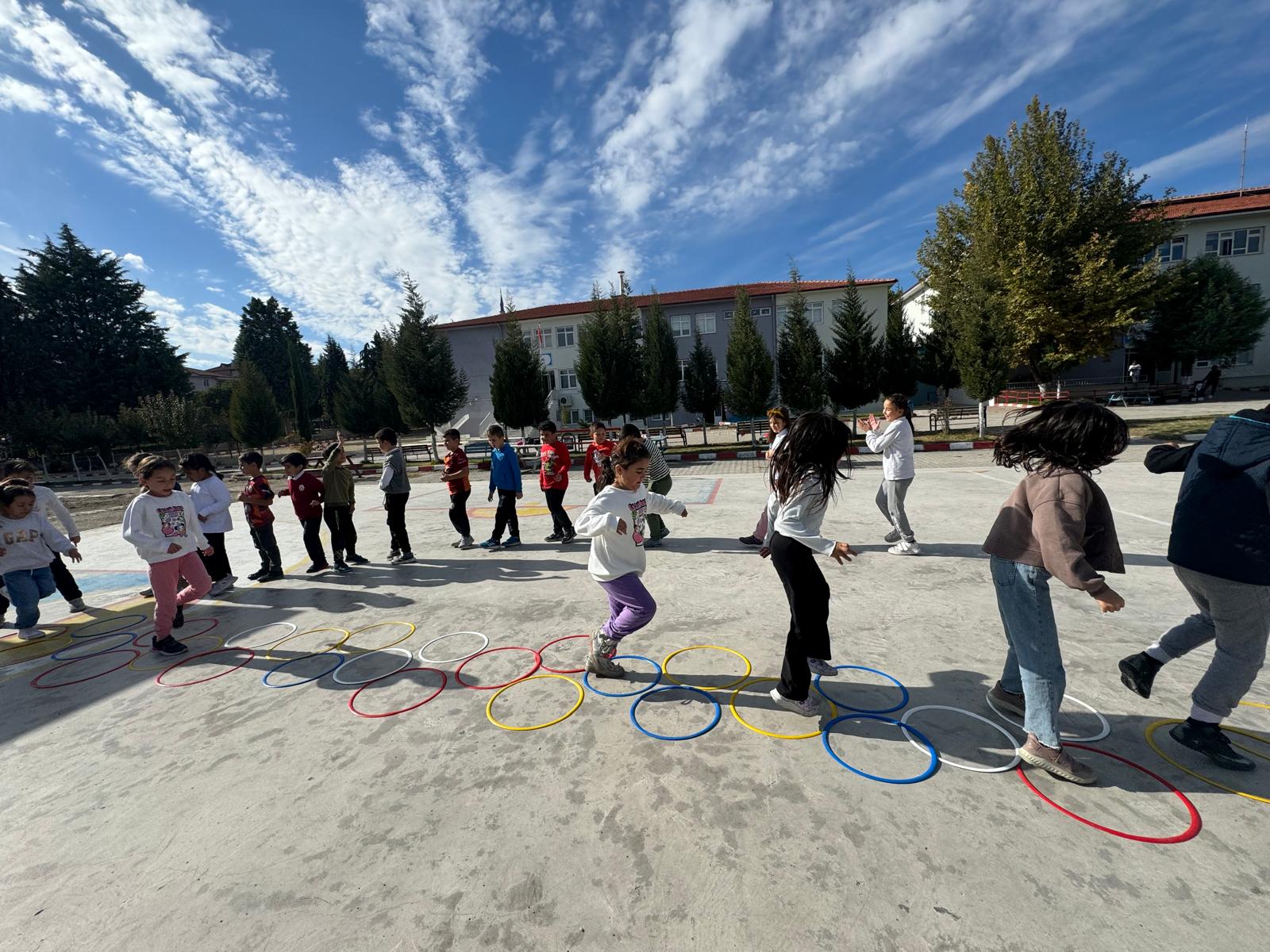 GEDİZ GENÇLİK VE SPOPR MÜDÜRLÜĞÜ SPORCU SAYISINI HER GEÇEN GÜN ARTTIRIYOR