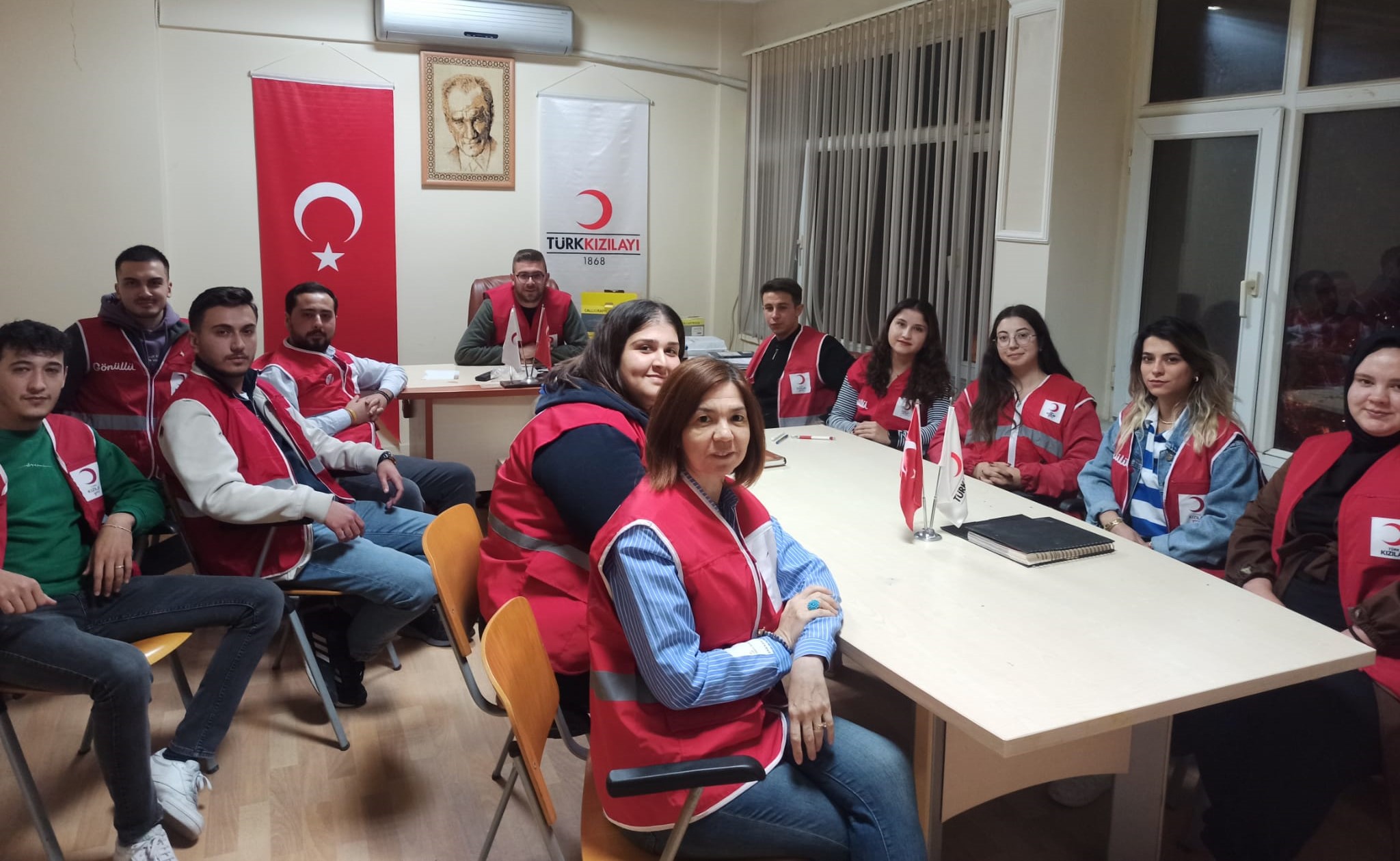 GEDİZ GENÇ KIZILAY FAALİYETLERİNE DEVAM EDİYOR