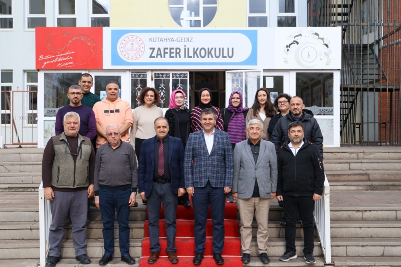 BAŞKAN AKEL, ÖĞRETMENLER GÜNÜNÜ KUTLADI