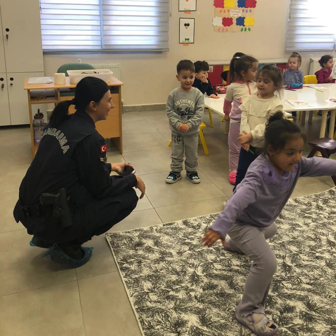 Kız Mesleki Anadolu Lisesinde Jandarma Meslek Tanıtımı Gerçekleştirildi