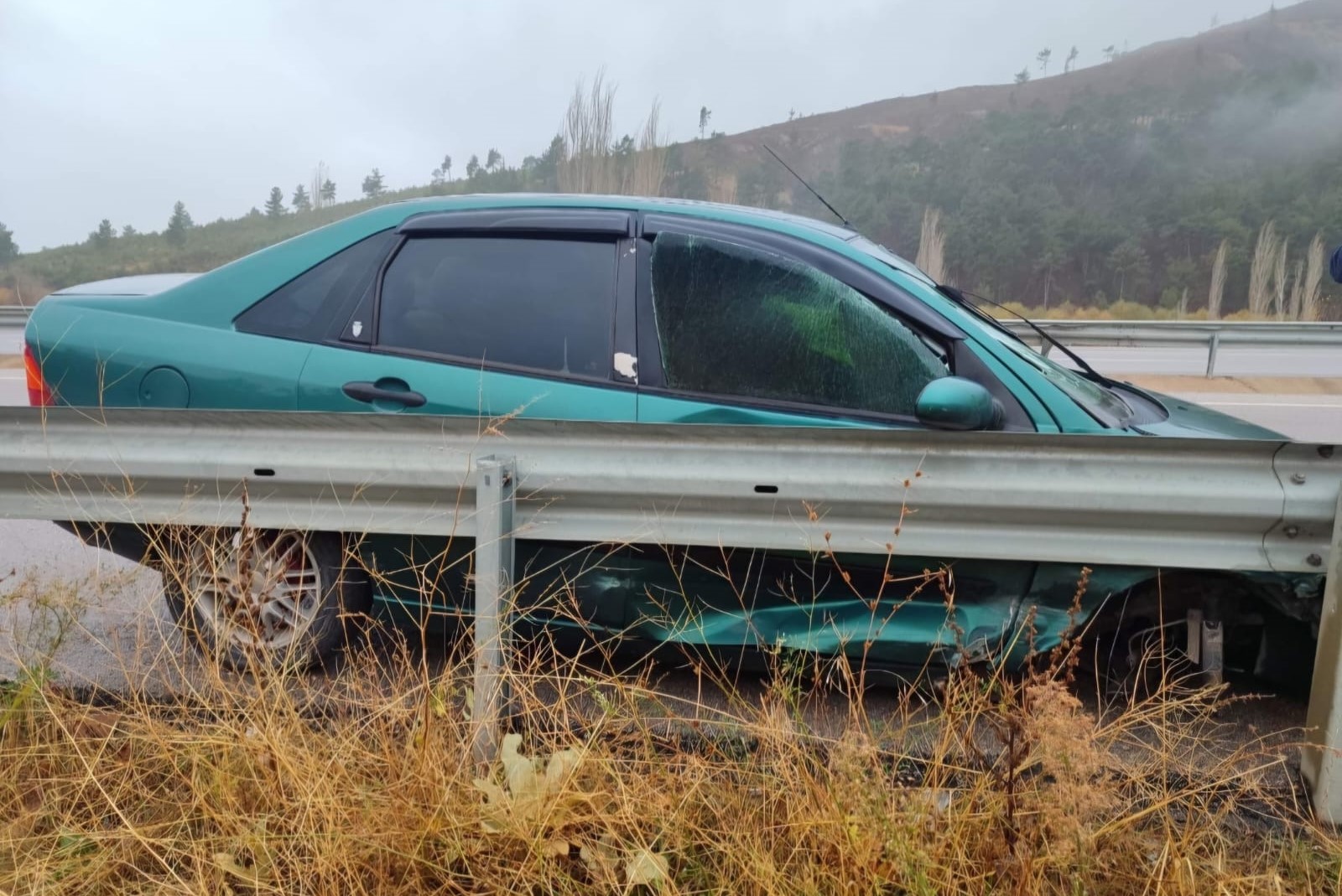 YAĞIŞLI VE SİSLİ HAVA KAZAYA NEDEN OLDU