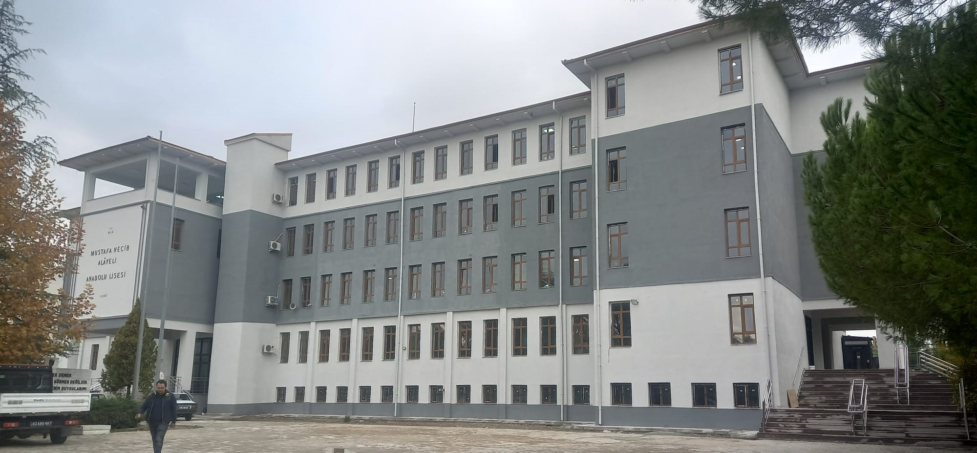 Gediz’de MNA Anadolu Lisesi Yeniden Güçlendirilmiş Binada Eğitim-Öğretime Başladı