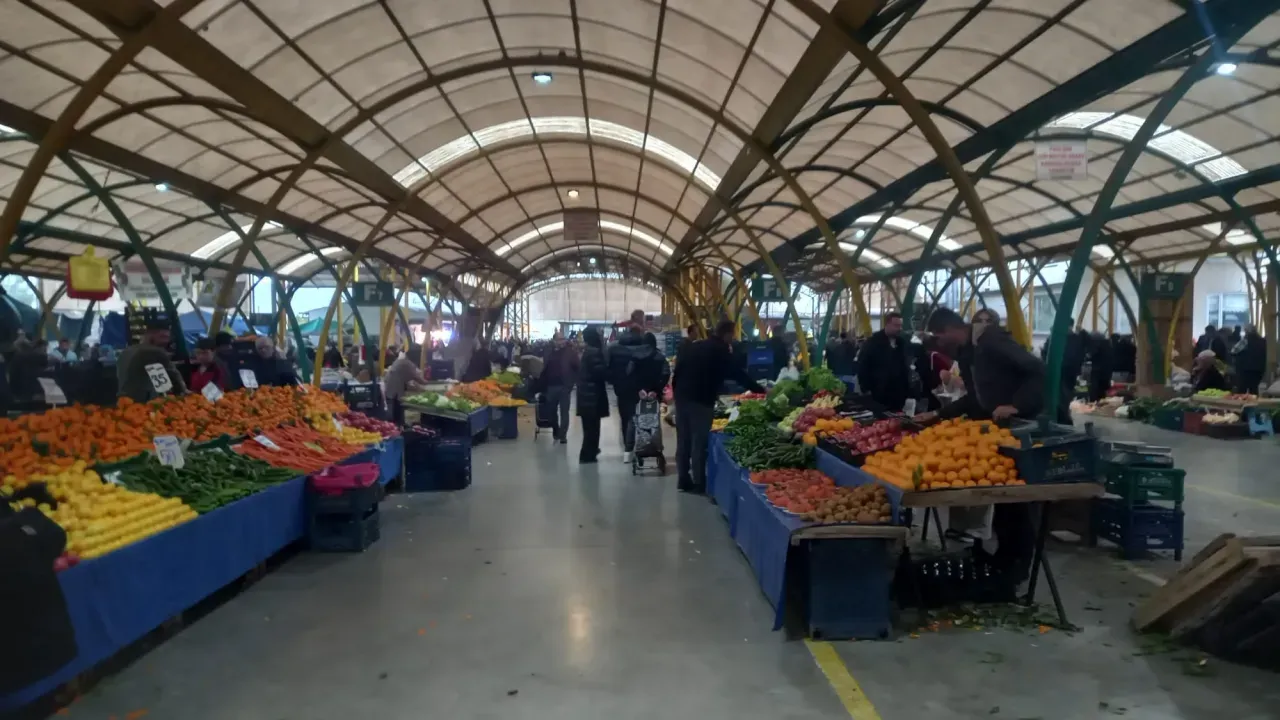 Gediz Pazarında Fiyatlar El Yakıyor