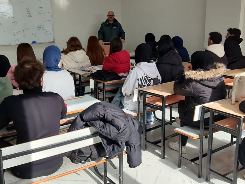 GEDİZ ÜCRETSİZ ÜNİVERSİTEYE HAZIRLIK KURSLARI BAŞLADI