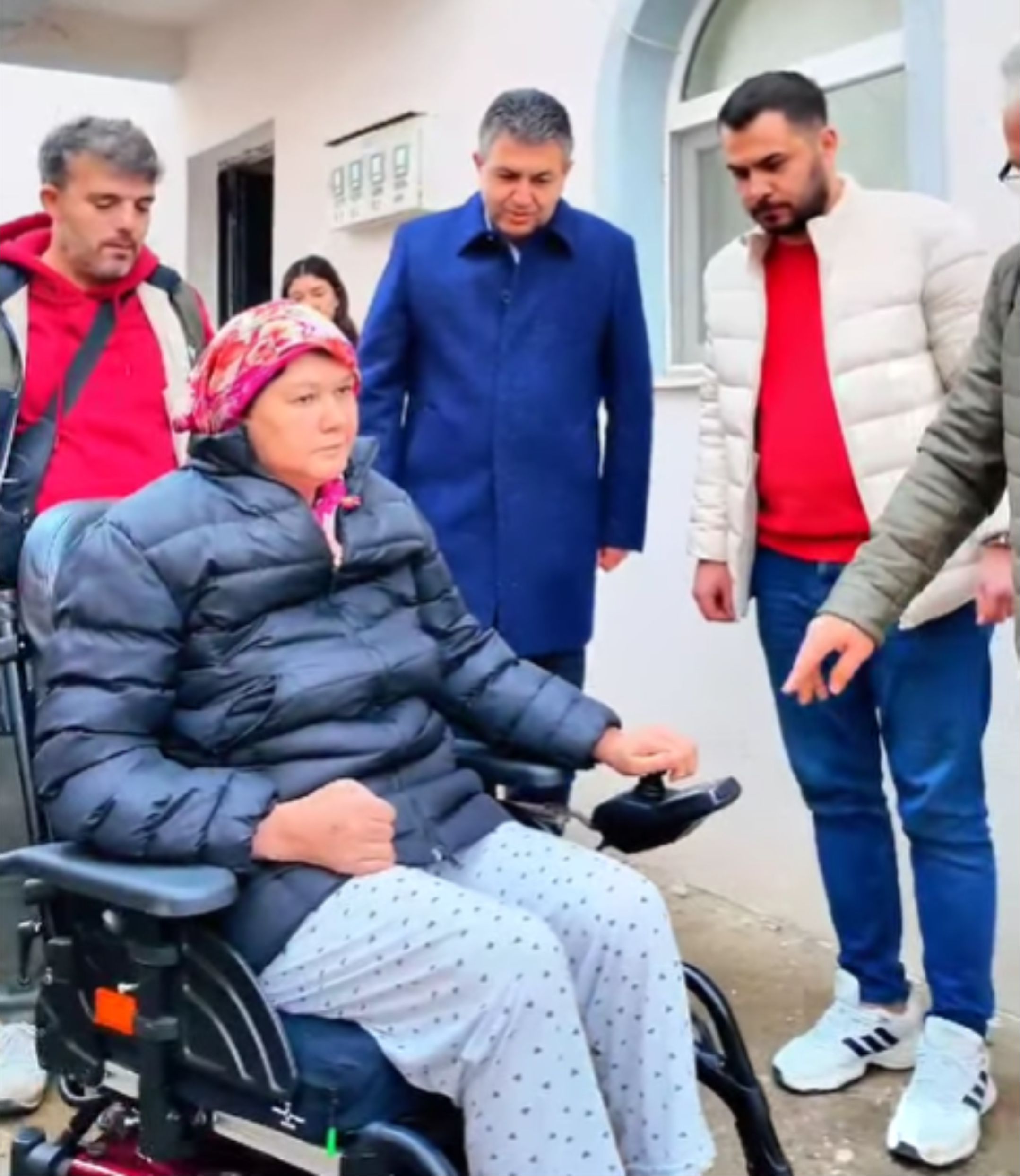 Gediz Belediyesi’nden İhtiyaç Sahibi Vatandaşa Anlamlı Destek