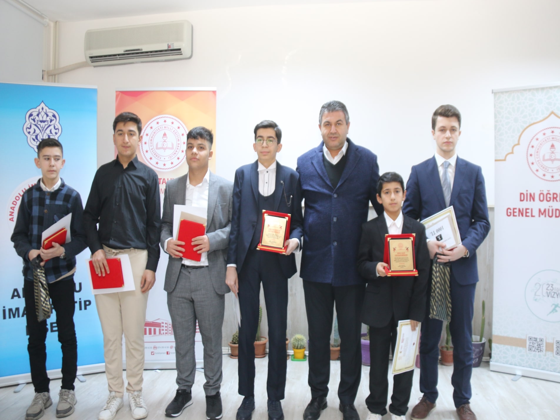 Gediz’de Hafızlık ve Kur’an-ı Kerim’i Güzel Okuma İl Finali Büyük Coşkuyla Gerçekleşti