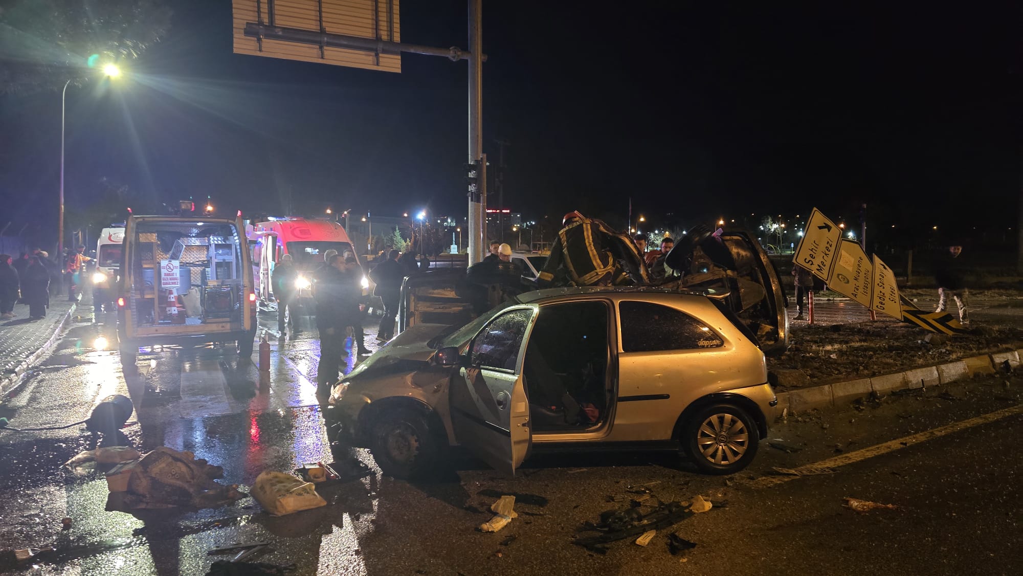 GEDİZ’DE TRAFİK KAZASI: 2 ÖLÜ