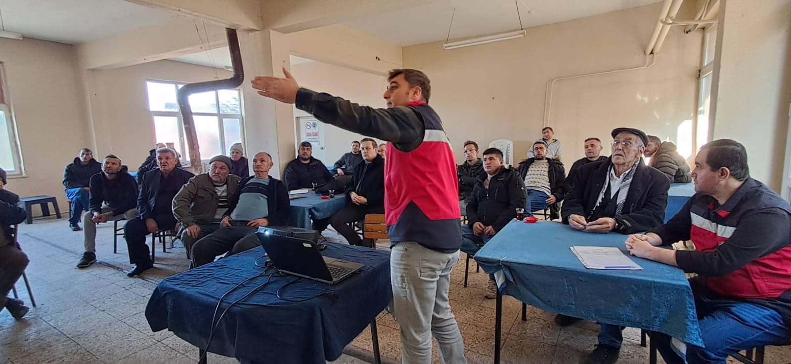 Gökler Beldesinde Çiftçi Bilgilendirme Toplantısı Düzenlendi