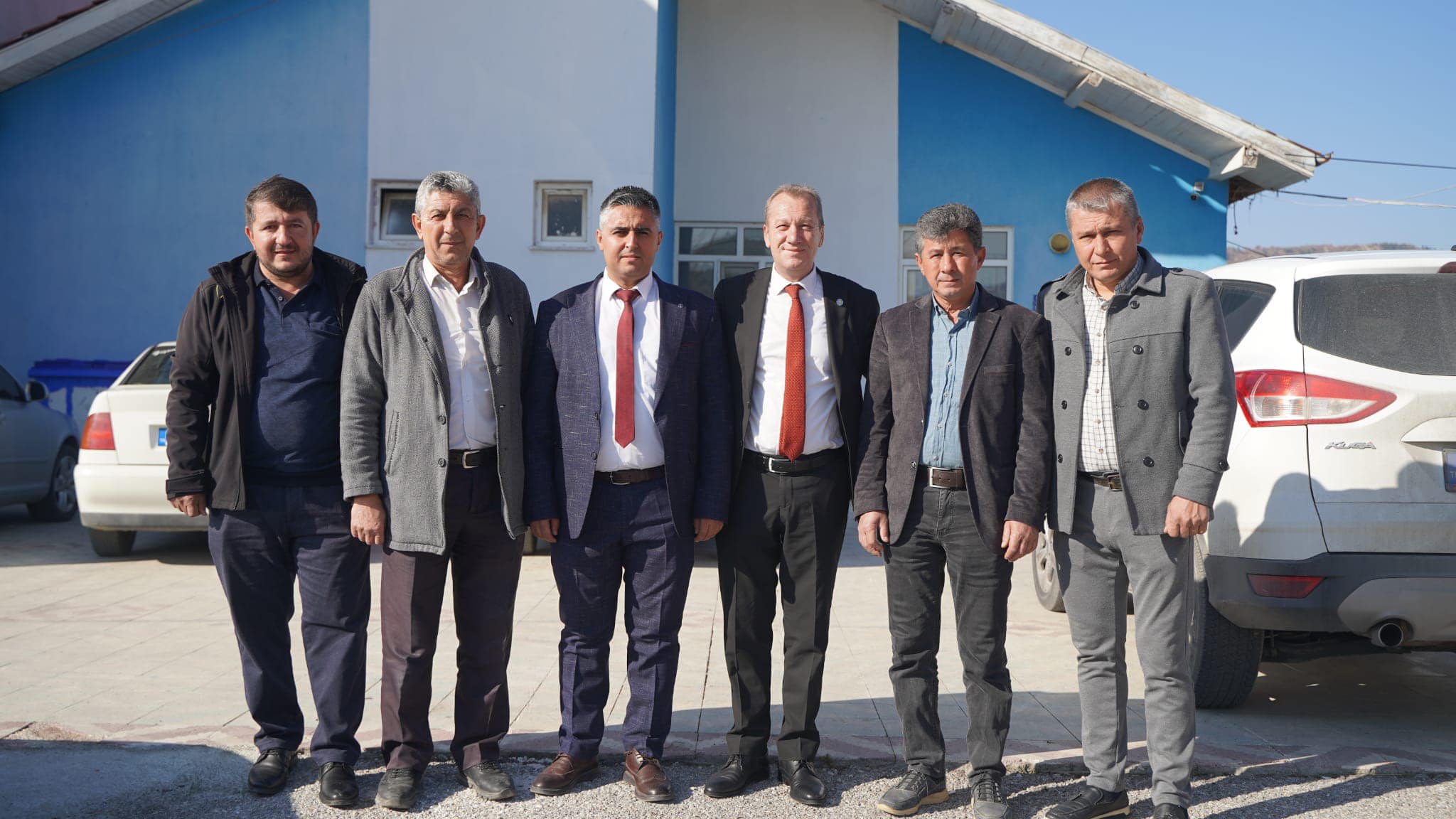 İYİ Parti Kütahya İl Başkanı Ahmet Tekdemir ve İlçe Başkanları Yenikent’te Vatandaşlarla Buluştu