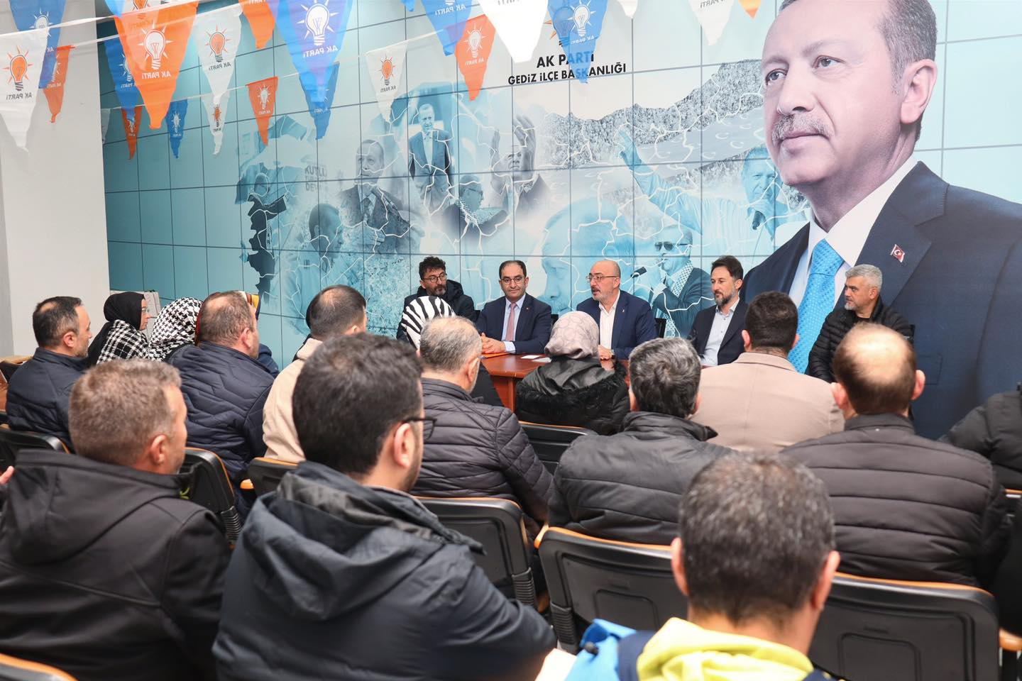 AK Parti İl Başkanı Mustafa Önsay’dan Gediz İlçe Teşkilatına Hayırlı Olsun Ziyareti