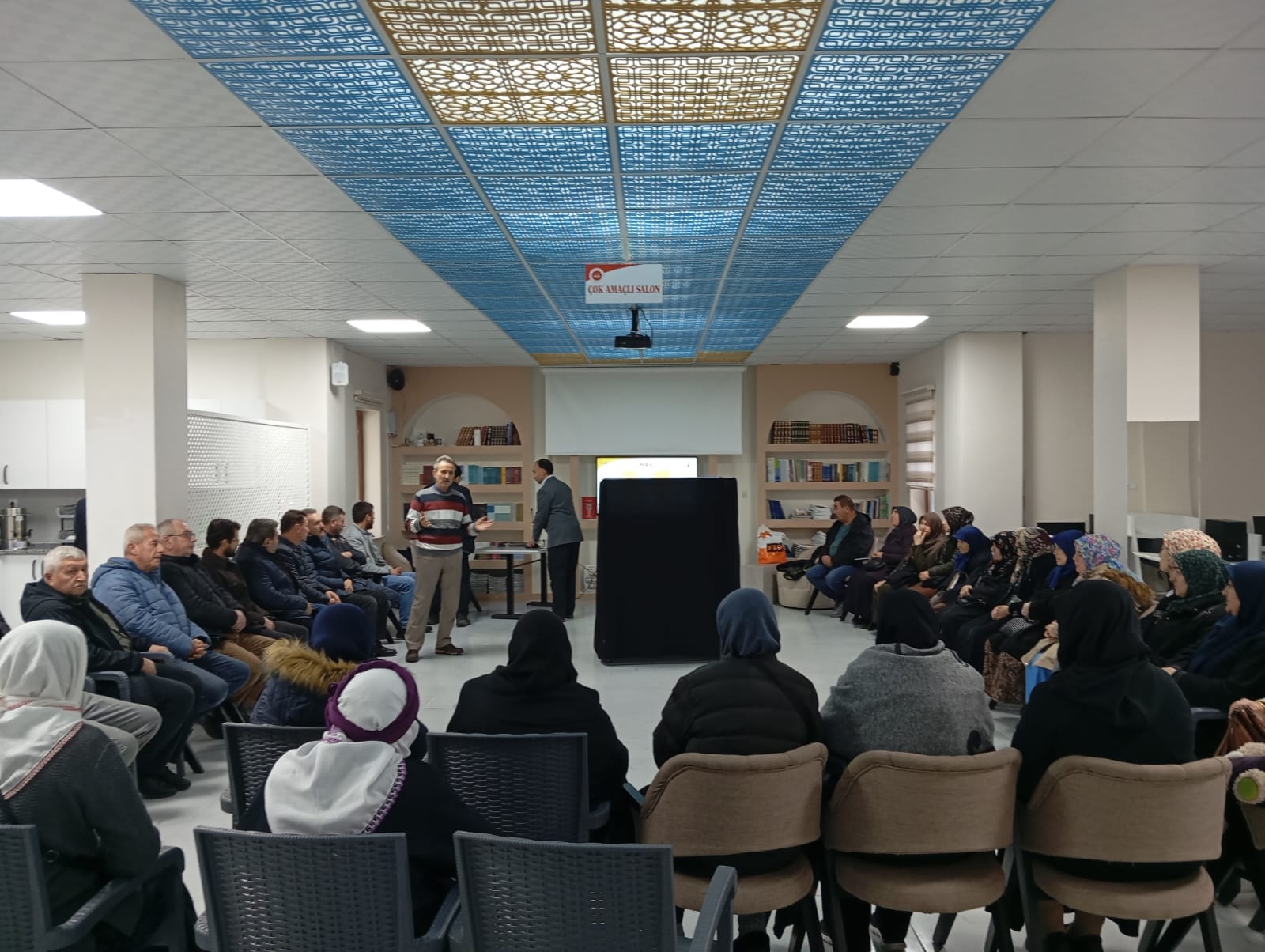 Gediz’de Umre Yolcularına Seminer Düzenlendi