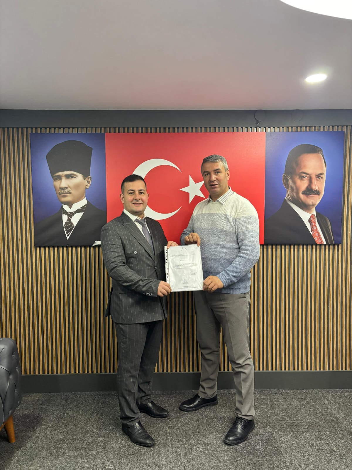 GEDİZ’DE A PARTİ İLÇE BAŞKANLIĞINA NURETTİN BURNALI ATANDI