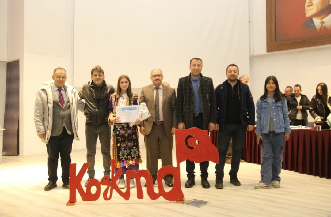 GEDİZLİ ÖĞRENCİLERDEN İSTİKLÂL MARŞI YARIŞMASINDA BÜYÜK BAŞARI