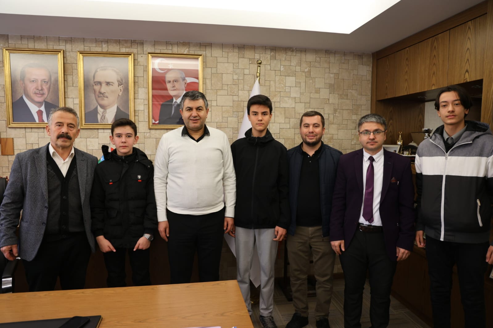 GEDİZ BELEDİYE BAŞKANI NEİCDET AKEL’DEN BAŞARILI ÖĞRENCİLERE TEBRİK