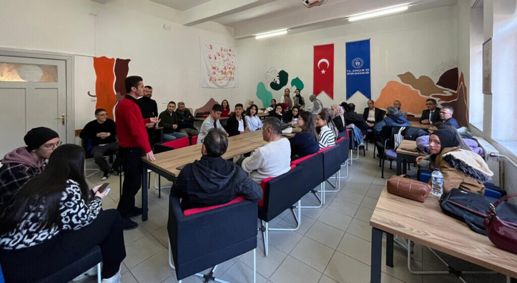 Şaphane Meslek Yüksekokulu’nun “Ekrandan Sosyal Meydana: Bağımlı Olma, Sporla Ol!” Projesine Destek