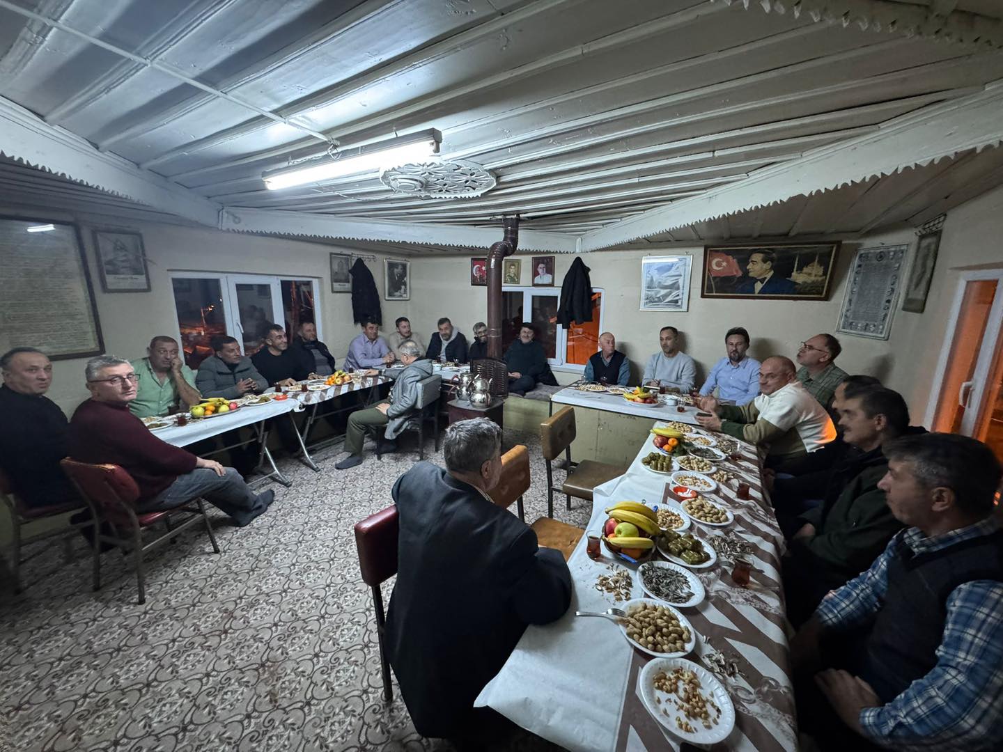 AK Parti Gediz İlçe Teşkilatı Köy Ziyaretlerini Sürdürüyor