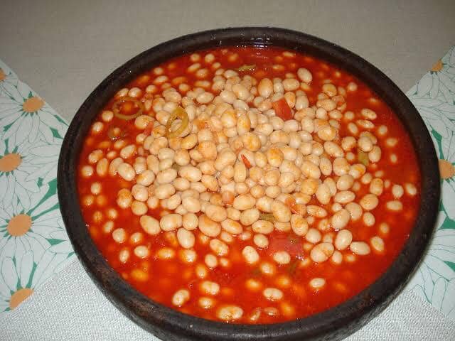 GEDİZ’İN MEŞHUR GÖLCÜK FASULYESİ TANINMAYI BEKLİYOR