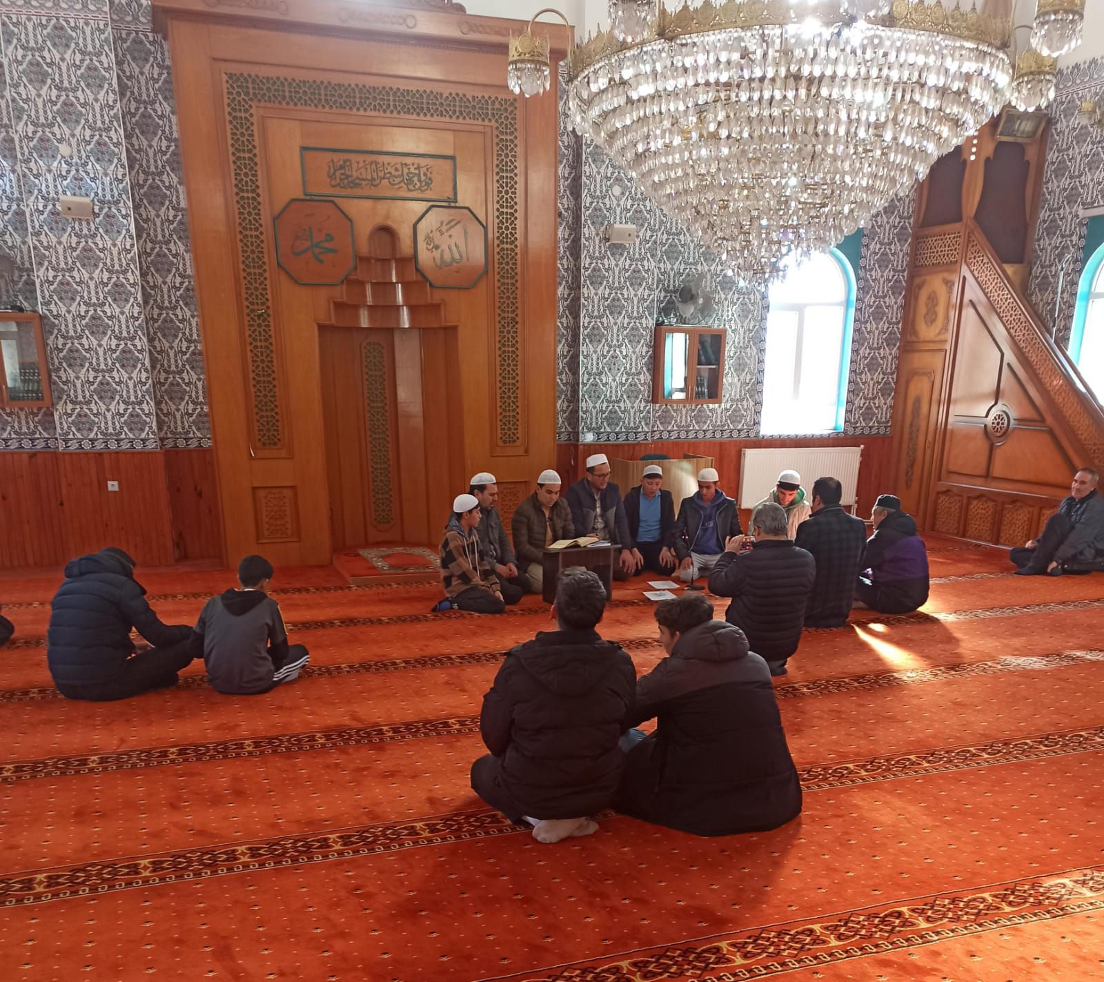 GEDİZ’DE GENÇ GÖNÜLLER MİHRAPTA