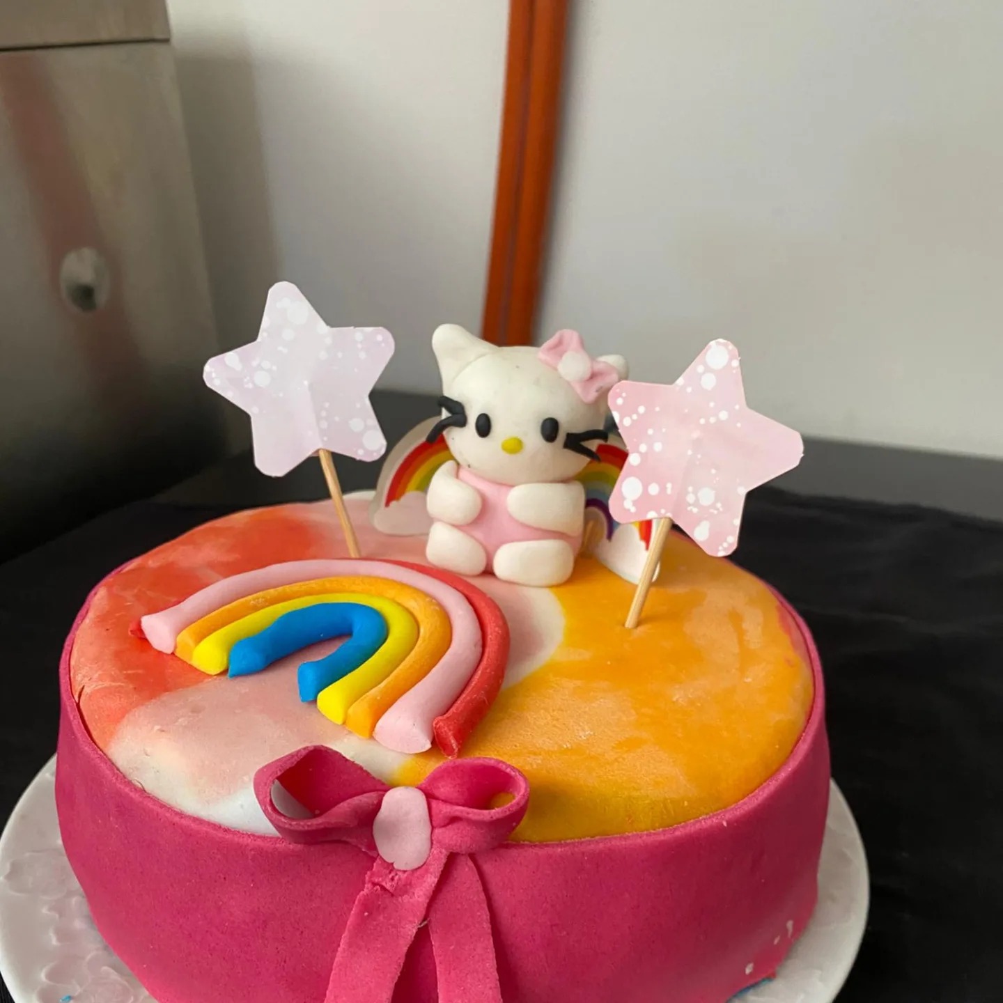 GEDİZ’DE KIZ MESLEKİ ANADOLU LİSESİ ÖĞRENCİLERİNİN PASTALARI GÖZ KAMAŞTIRIYOR