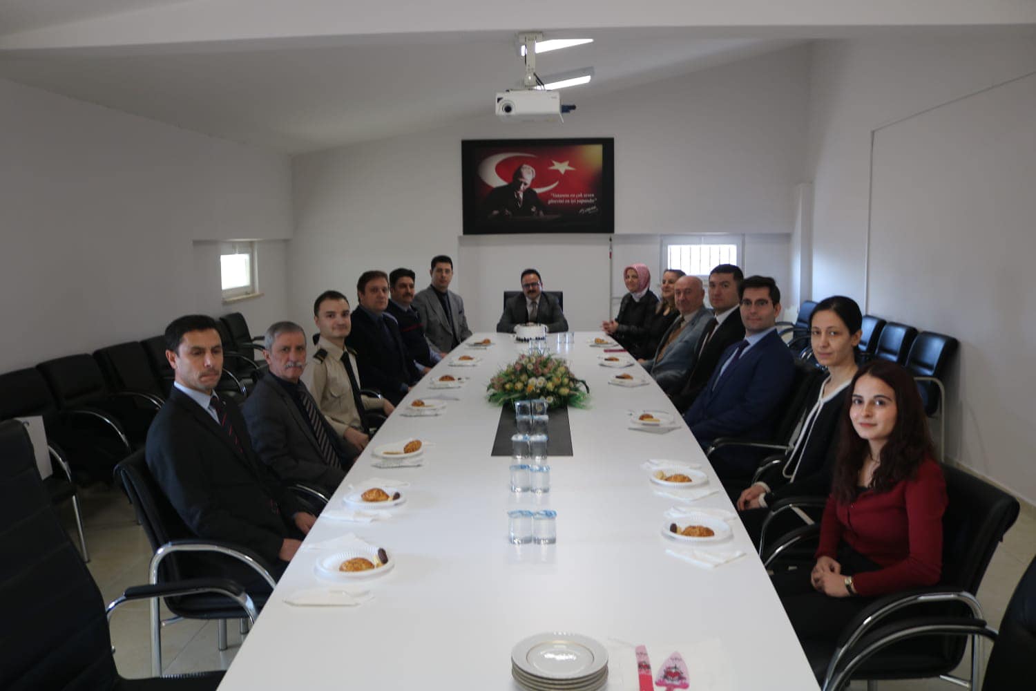 Gediz Kaymakamlığı’nda İdareciler Günü Kutlaması