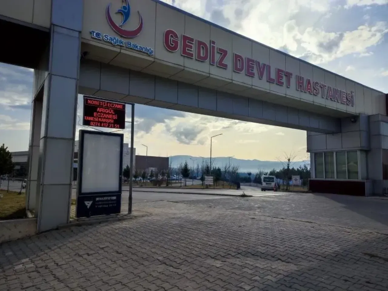 GEDİZ’E 4 PRATİSYEN HEKİM ATAMASI YAPILDI