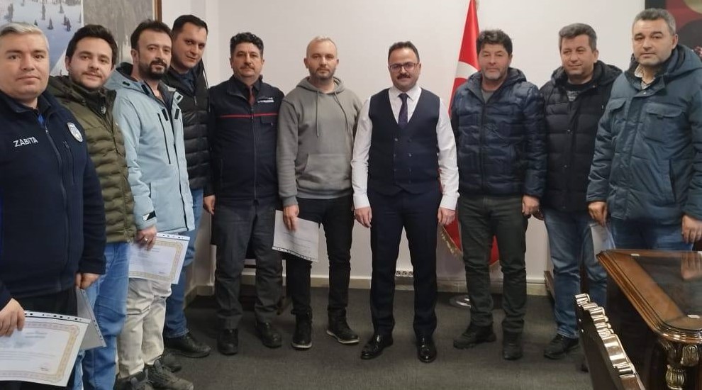 Gediz’de Kurum Binalarında Denetim Yapan Ekip Başarı Belgesiyle Ödüllendirildi