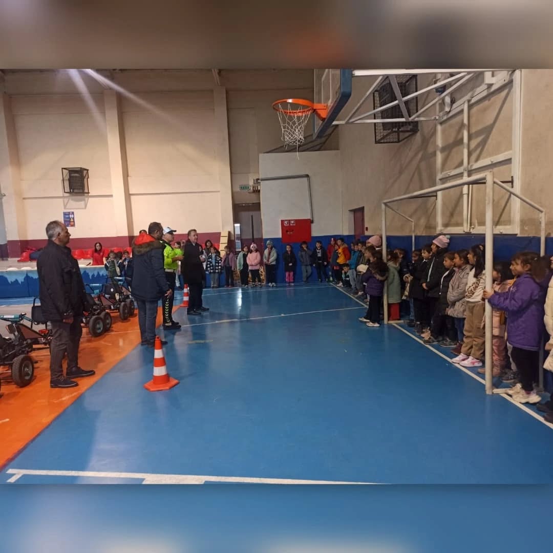 Gediz’de Öğrencilere Trafik Eğitimi Verildi