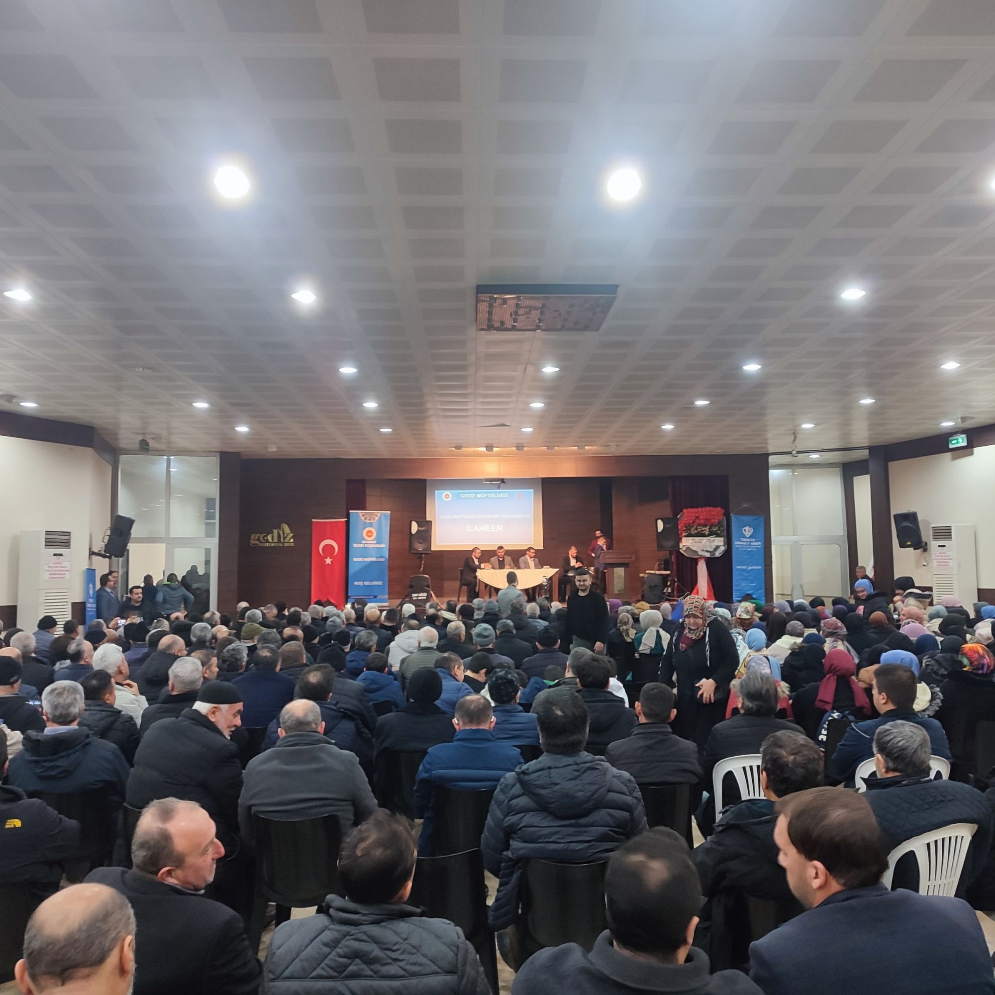 GEDİZ’DE KUR’AN-I KERİM ZİYAFETİ GÖNÜLLERİ MEST ETTİ