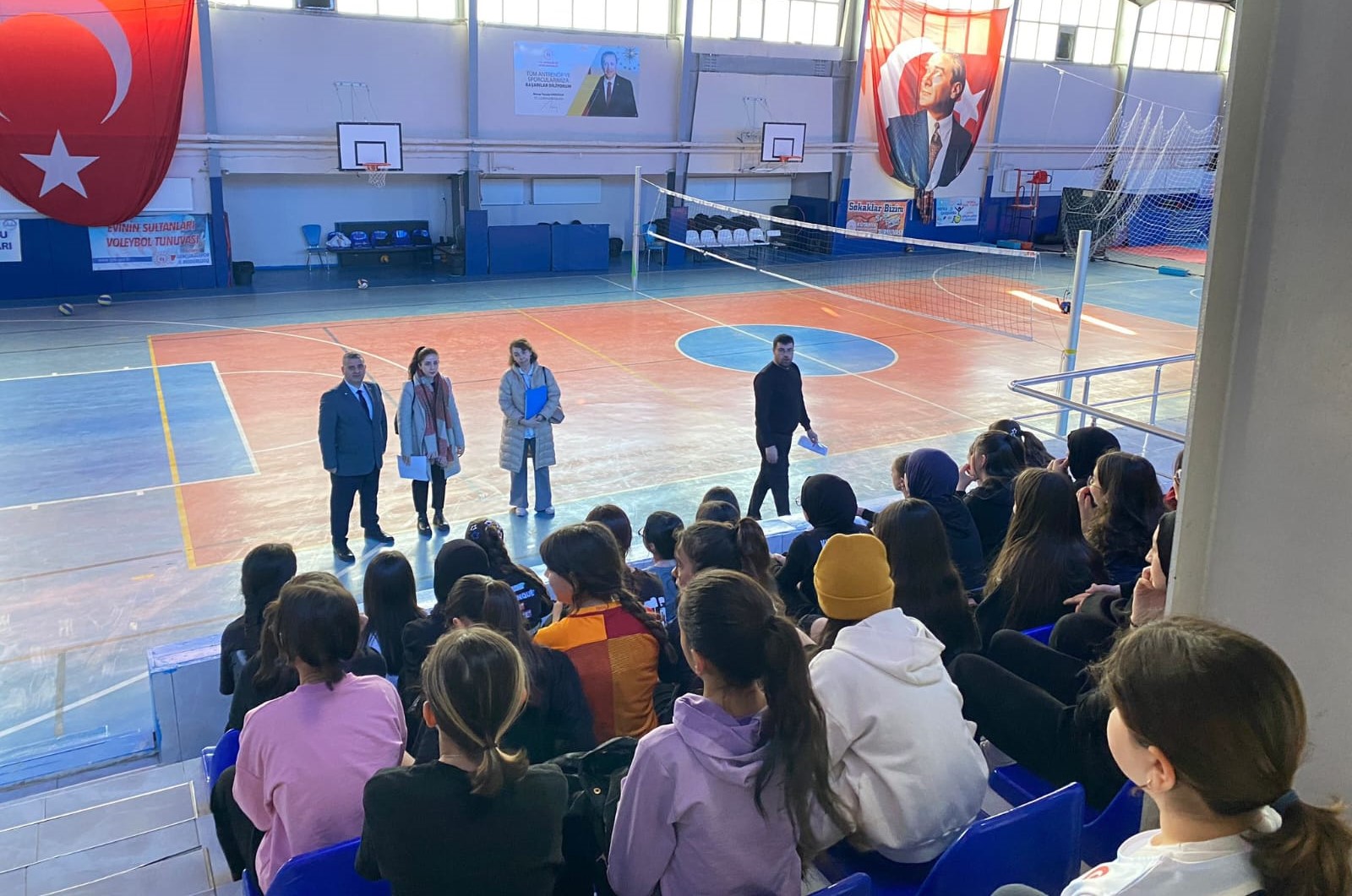 GEDİZ’DE ÇOCUKLUK ÇAĞI İHMAL VE İSTİSMARI ÖNLEME EĞİTİMİ DÜZENLENDİ