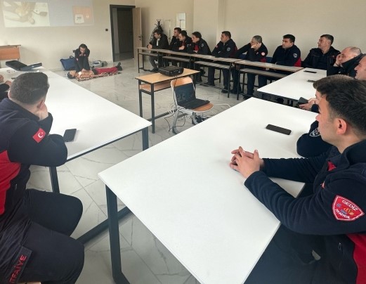 Gediz Belediyesi İtfaiye Ekiplerine İlk Yardım Eğitimi