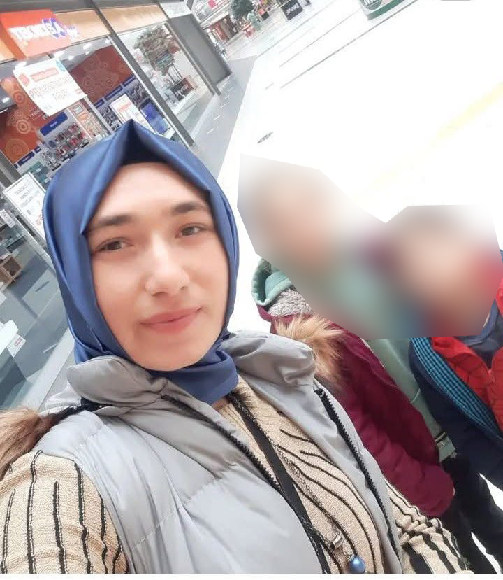 UŞAK’TA TRAFİK KAZASI: GEDİZLİ 31 YAŞINDAKİ KADIN HAYATINI KAYBETTİ